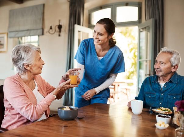 L'assistance médicale au sein de nos résidences seniors Cazam : des soins de proximité pour mieux vieillir